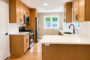 307 N Fairview Ave N, Mount Prospect, IL 60056 - Photo 9