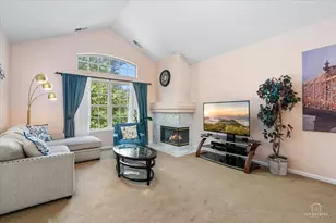 275 Arlington Ct, Carol Stream, IL 60188 - Photo 7