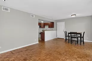 5542 E Lake Dr, Lisle, IL 60532 - Photo 5