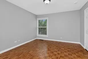 5542 E Lake Dr, Lisle, IL 60532 - Photo 11