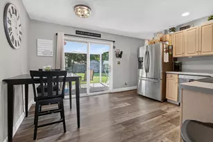 1307 Dogwood Ln, Bloomington, IL 61704 - Photo 5
