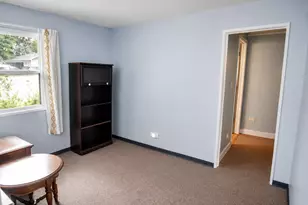 10037 Harnew Rd E, Oak Lawn, IL 60453 - Photo 9