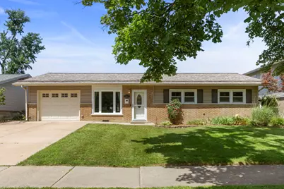 15200 Oxford Drive, Oak Forest, IL 60452 - Photo 1
