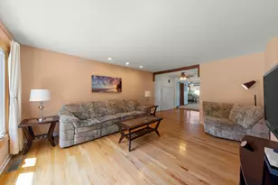 15200 Oxford Dr, Oak Forest, IL 60452 - Photo 3