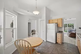 216 Magnolia Dr, North Aurora, IL 60542 - Photo 5