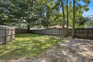 223 Biermann Ave, Villa Park, IL 60181 - Photo 23