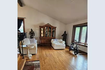 9157 S 83rd Court, Hickory Hills, IL 60457 - Photo 7