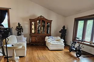 9157 S 83rd Ct, Hickory Hills, IL 60457 - Photo 7