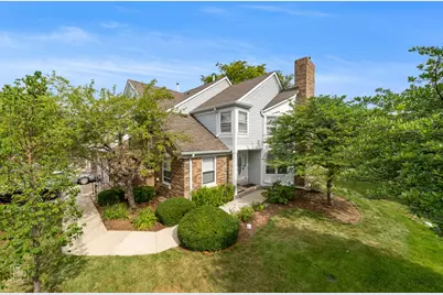 98 Willow Parkway #98, Buffalo Grove, IL 60089 - Photo 1
