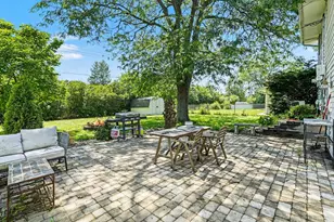 1355 Devonshire Ln, Hoffman Estates, IL 60169 - Photo 19