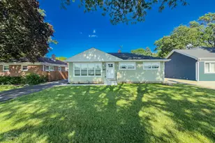 519 N Forest Ave, Mount Prospect, IL 60056 - Photo 1