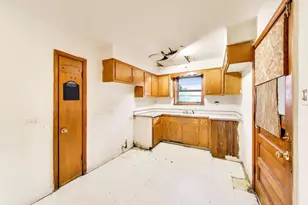 5160 W Sunnyside Ave, Chicago, IL 60630 - Photo 25