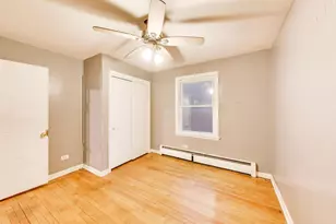 5160 W Sunnyside Ave, Chicago, IL 60630 - Photo 15