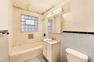 5160 W Sunnyside Ave, Chicago, IL 60630 - Photo 17