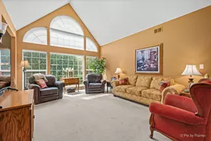 4093 Pheasant Ct, Saint Charles, IL 60174 - Photo 9