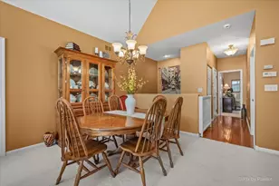 4093 Pheasant Ct, Saint Charles, IL 60174 - Photo 7