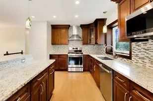 21W579 Kensington Rd, Glen Ellyn, IL 60137 - Photo 3