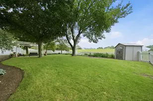 1907 Jeanette Ave, Saint Charles, IL 60174 - Photo 39
