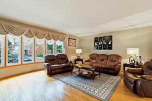 8729 W Summerdale Ave, Chicago, IL 60656 - Photo 3