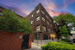 735 W Waveland Ave, Chicago, IL 60613 - Photo 3