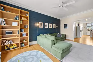 735 W Waveland Ave, Chicago, IL 60613 - Photo 13