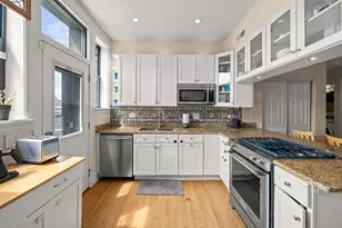 735 W Waveland Ave, Chicago, IL 60613 - Photo 17