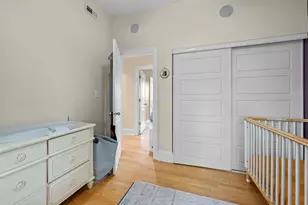 735 W Waveland Ave, Chicago, IL 60613 - Photo 25