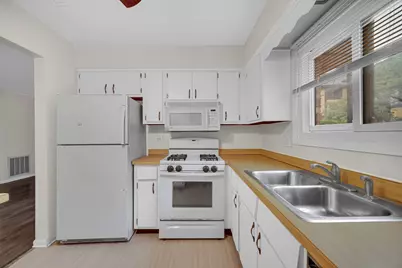1659 Dover Court #A, Wheaton, IL 60189 - Photo 5