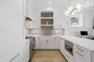 1145 W Addison St, Chicago, IL 60613 - Photo 5