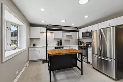 16457 Laura Lane, Oak Forest, IL 60452 - Photo 7
