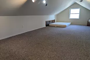 814 W Hamilton St, Freeport, IL 61032 - Photo 9
