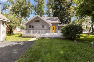 1501 Sunnyside Beach Dr, McHenry, IL 60051 - Photo 1