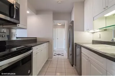 111 E Chestnut Street #52J, Chicago, IL 60611 - Photo 5