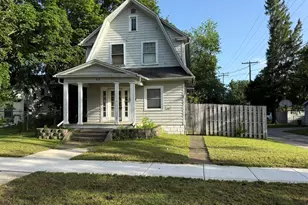 612 Ellis Ave, Rockford, IL 61103 - Photo 1