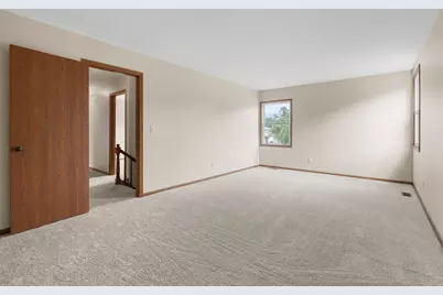 980 Sandalwood Lane, Crystal Lake, IL 60014 - Photo 7