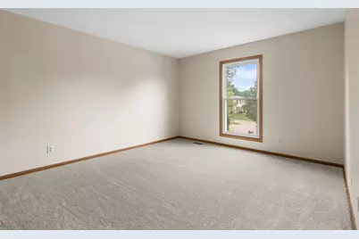 980 Sandalwood Lane, Crystal Lake, IL 60014 - Photo 11