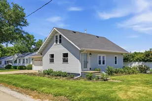 301 N Yates St, Alpha, IL 61413 - Photo 3