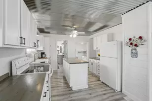 301 N Yates St, Alpha, IL 61413 - Photo 7