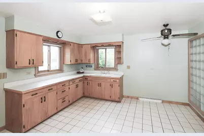 101 N Eastern Avenue, Bartlett, IL 60103 - Photo 9
