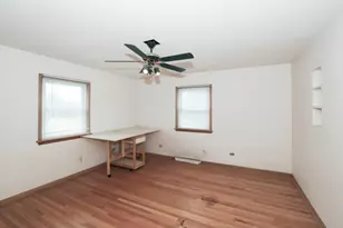 101 N Eastern Ave, Bartlett, IL 60103 - Photo 11
