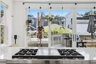 2905 N Dawson Ave, Chicago, IL 60618 - Photo 9