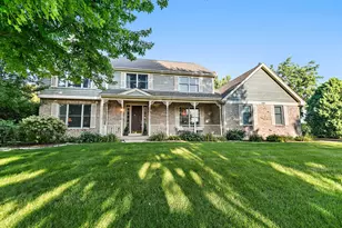 1345 Chadwick Ct, Dundee, IL 60118 - Photo 1