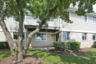 1 Trails Dr, Schaumburg, IL 60194 - Photo 17
