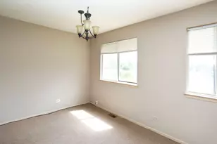 1 Trails Dr, Schaumburg, IL 60194 - Photo 5