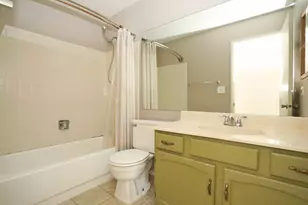 1 Trails Dr, Schaumburg, IL 60194 - Photo 9