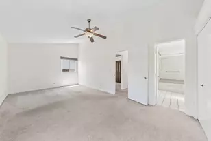 9 Morningside Dr, Roselle, IL 60172 - Photo 15