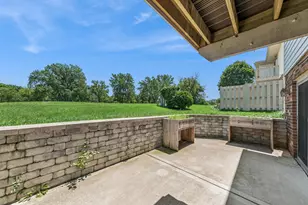 9 Morningside Dr, Roselle, IL 60172 - Photo 3