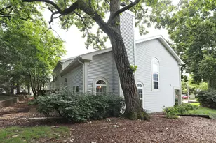 704 Shady Oaks Ct, Elgin, IL 60120 - Photo 21