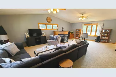 1218 Elm Place, Dixon, IL 61021 - Photo 9