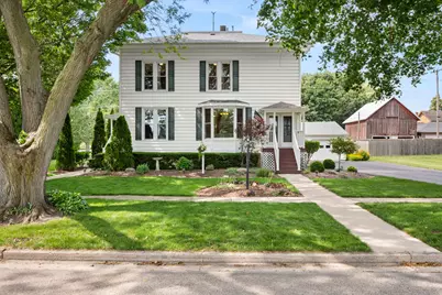 204 E Navaho Avenue, Shabbona, IL 60550 - Photo 1